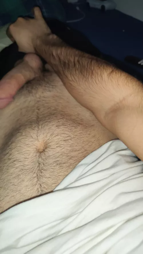 22 looking for chubby guys with uncut cock snap @joben10400
