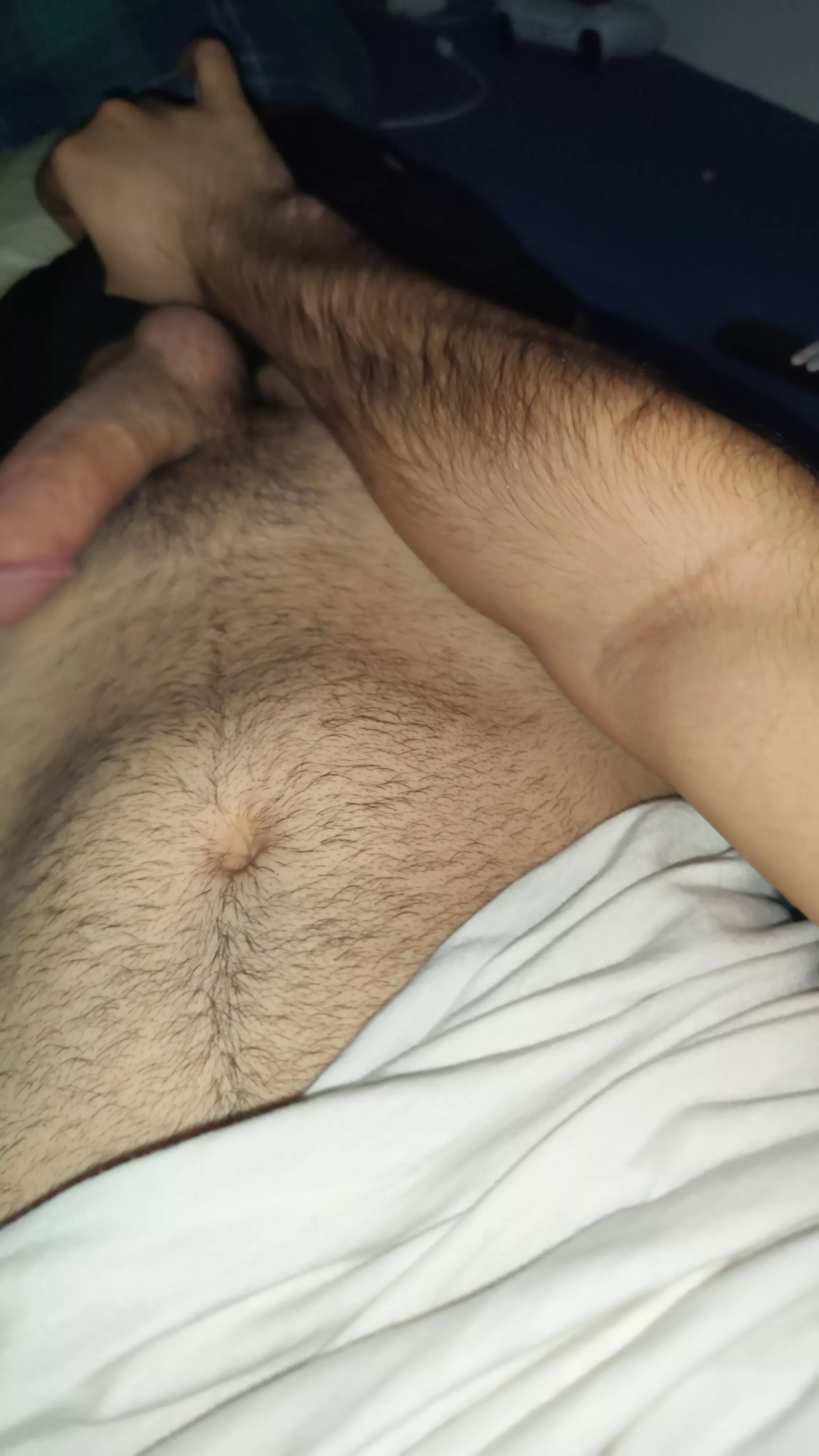 22 looking for chubby guys with uncut cock snap @joben10400