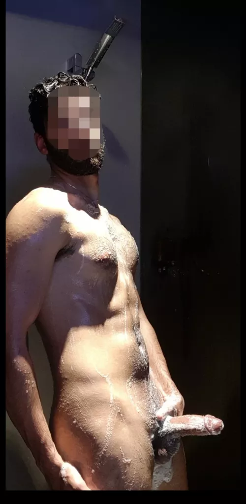 [29] Wanna clean eachother's backs?