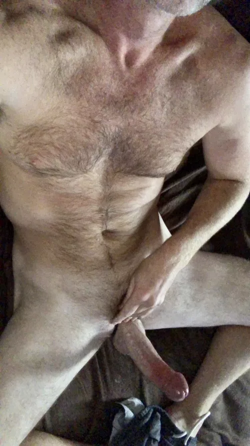 [42] Ever fucked a 6ft5 older man? PM’s welcome