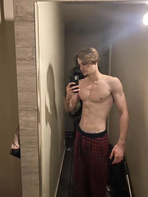 Anyone prefer skinny muscled?