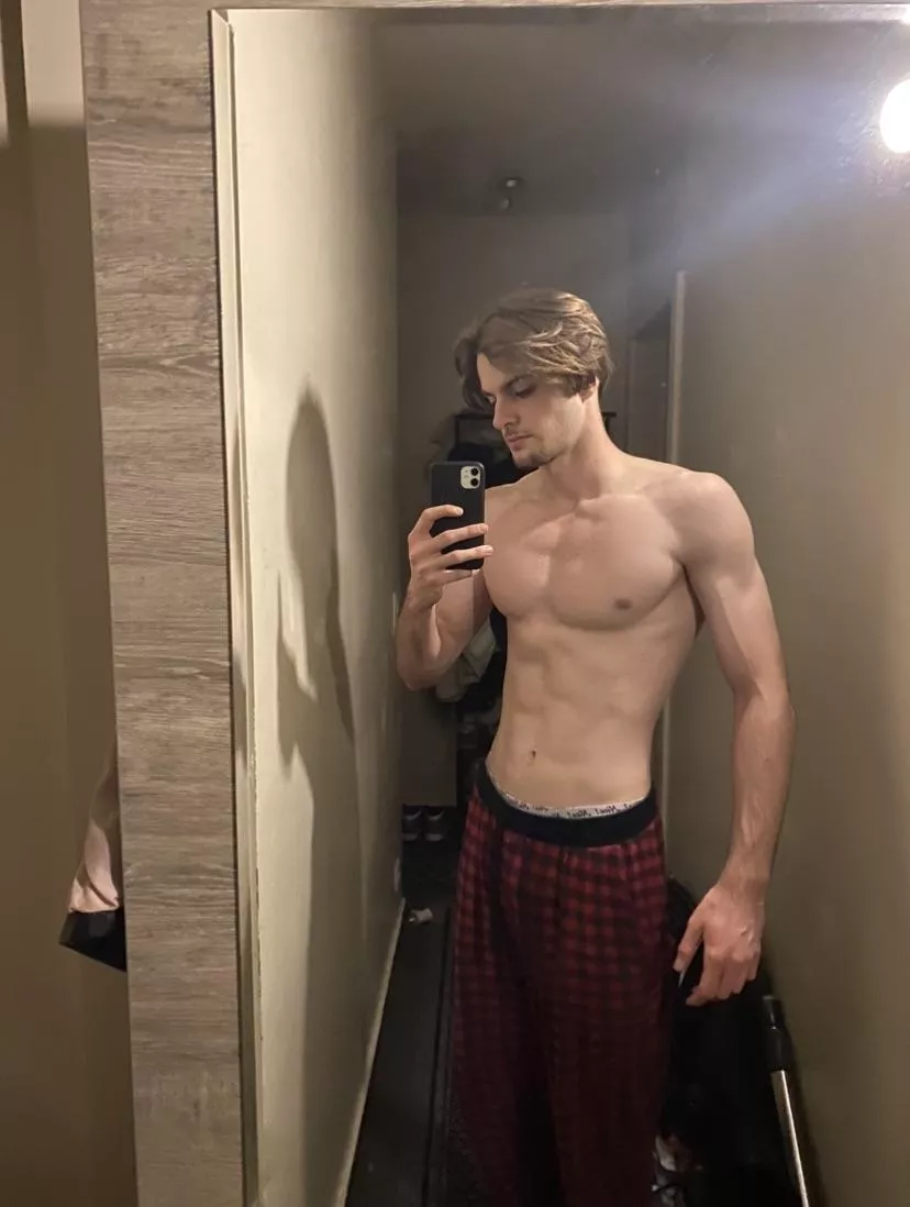 Anyone prefer skinny muscled?