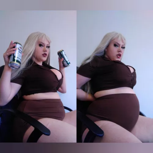 Begging for someone to play with my sloshy belly