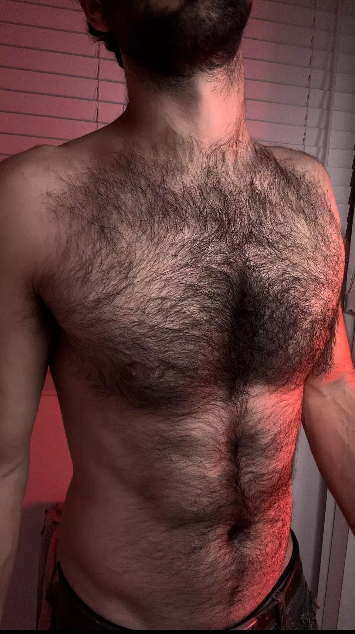 Chest fur riding right up the neck