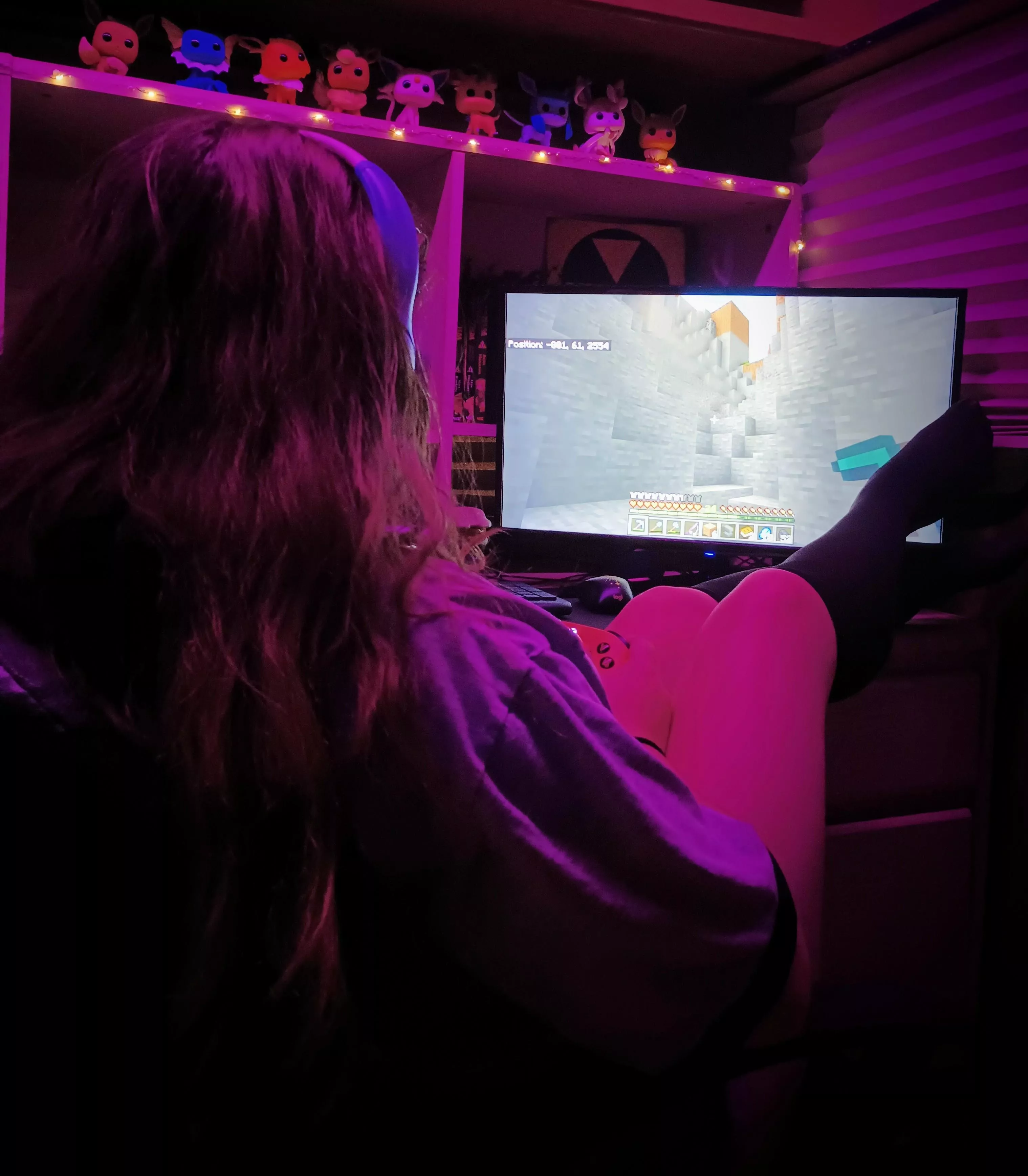 cozy Minecraft session, anyone? [F]