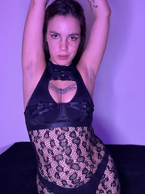 Do you think my armpits are smelly? I'll confirm it to you