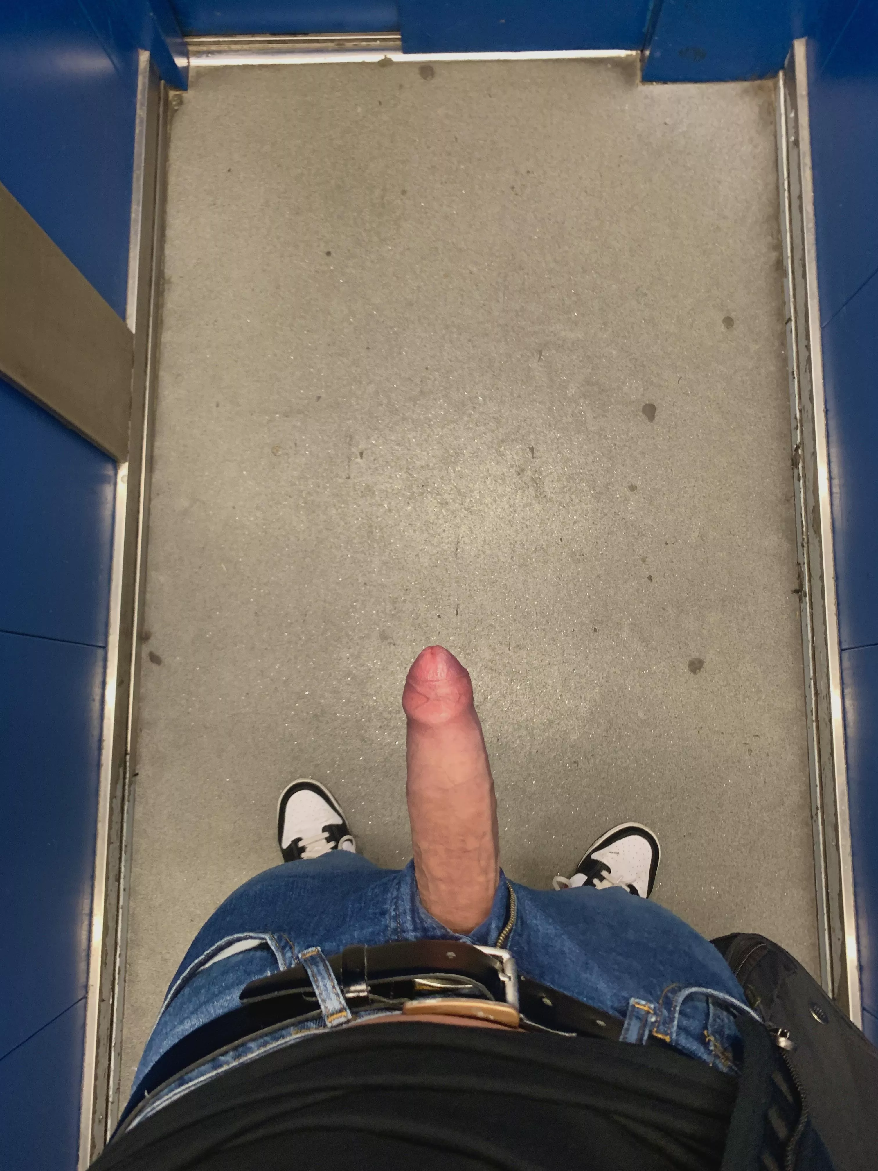 in the elevator, I hope someone will call me