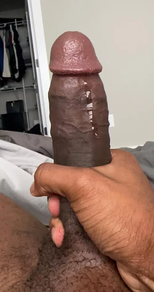 Leaking precum like a fountain hmu
