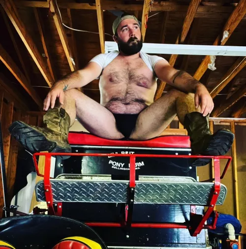 Most of the time I look like a boss but I wanna bottom like a B*tch