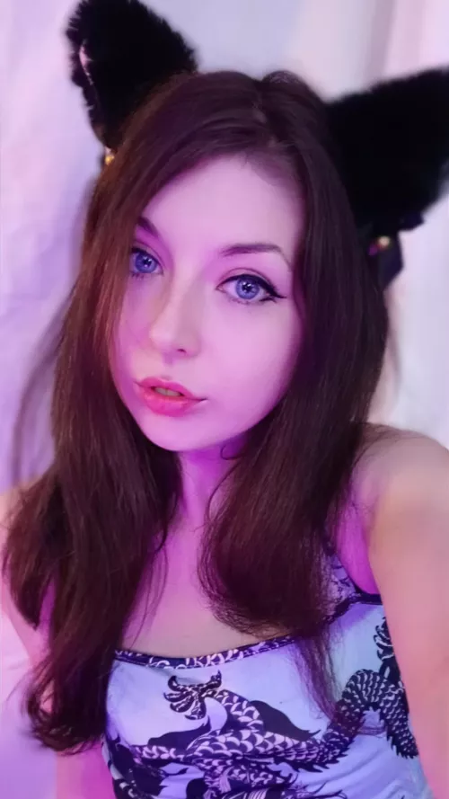 Obedient well trained little pet 🖤