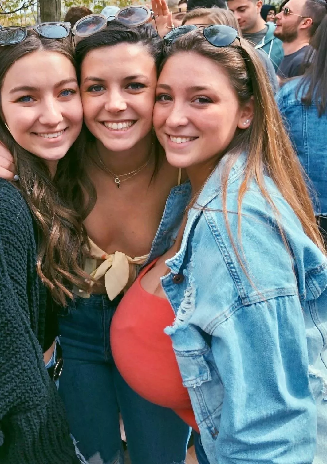 Pretty sure that jean jacket’s not gonna close