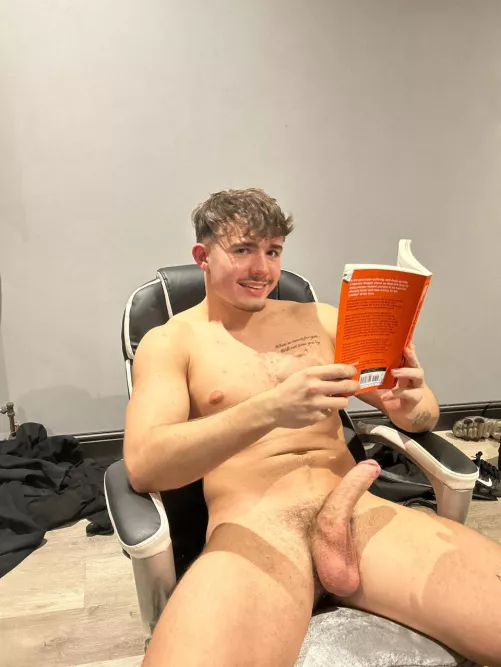 Would you let a 6ft giant breed you??