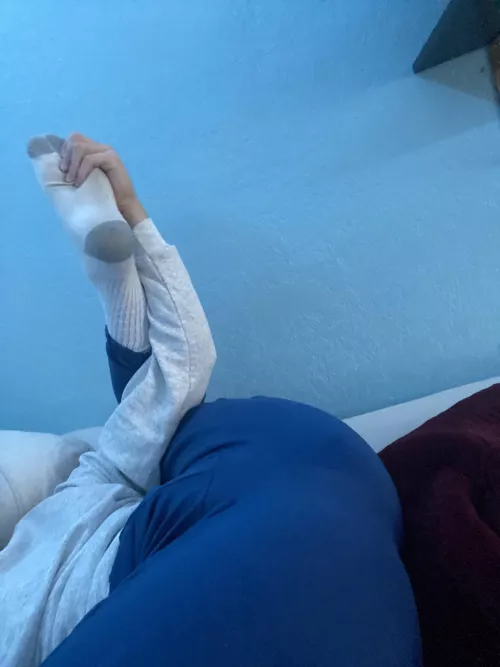 19 , anyone wanna fuck me in this position