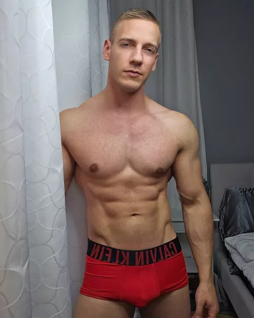 Do I look good in red 😏❤️..?