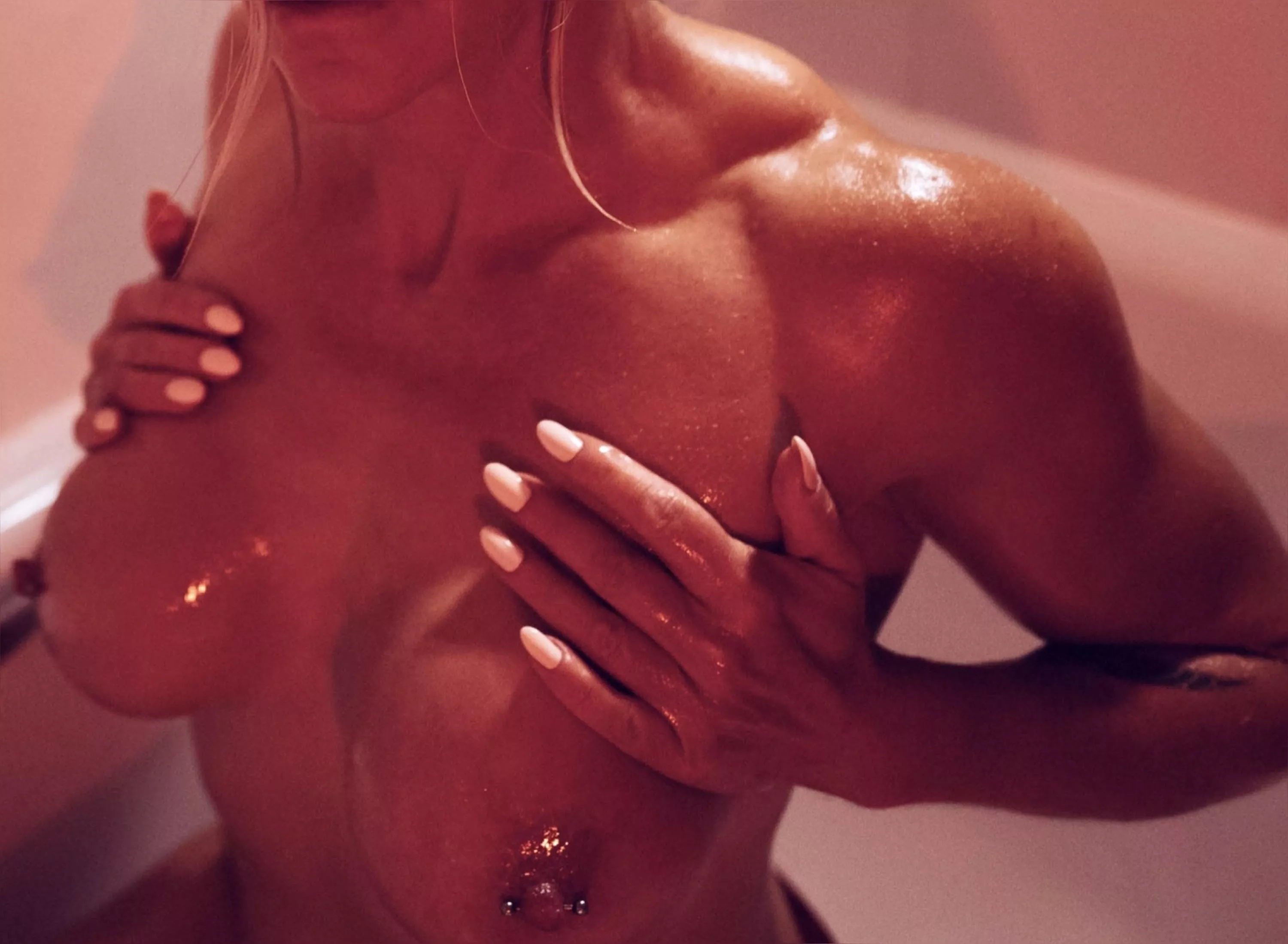 Do you like muscular shoulders?