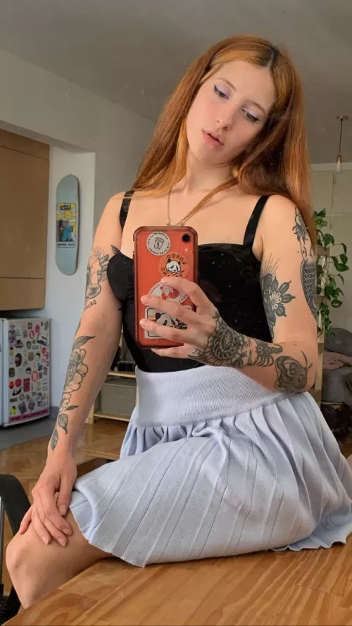 Don’t look at the caption look at me