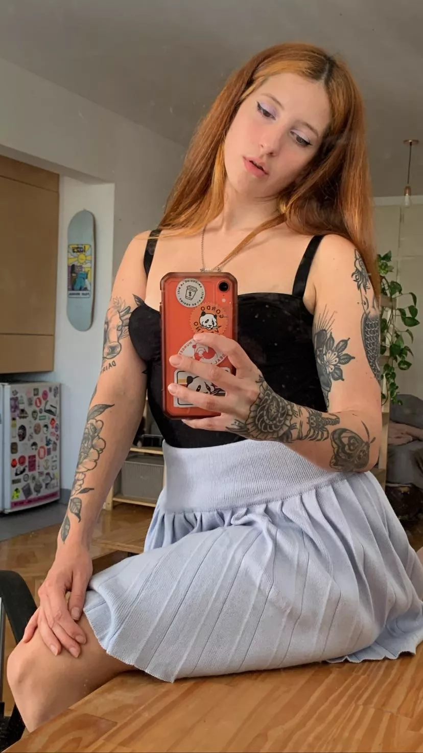 Don’t look at the caption look at me