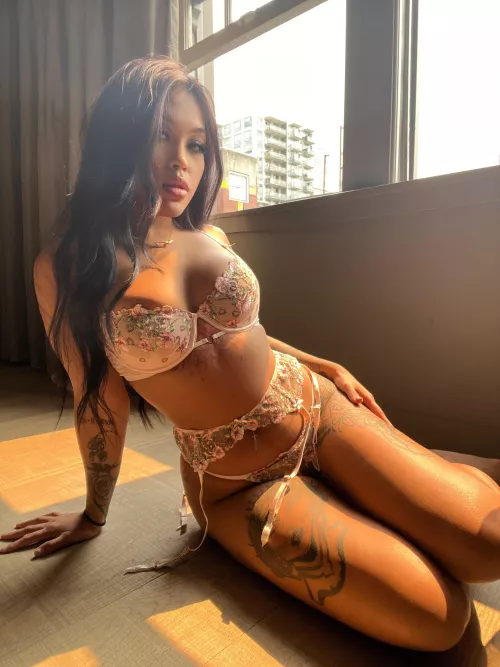 Golden Filipina @polydreamgirls