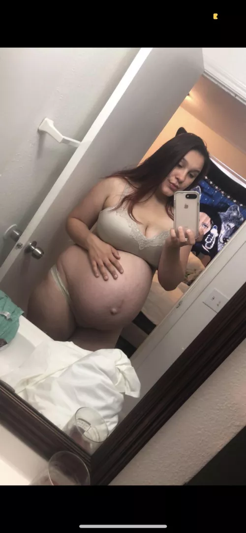 I miss how big I was!! My pussy was always soaked when I was pregnant