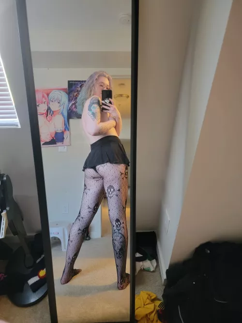 I think I need a shorter skirt 🤔😋