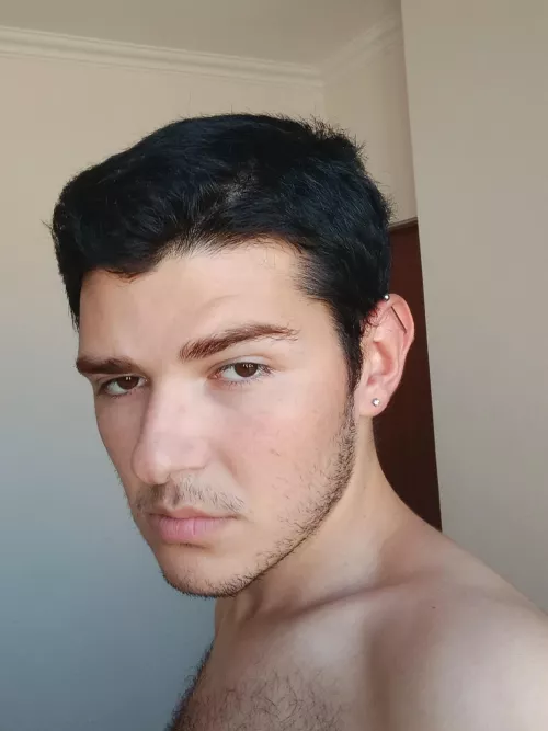 Is it okay to post a random pic with a stupid question to get attention?🤔🤭