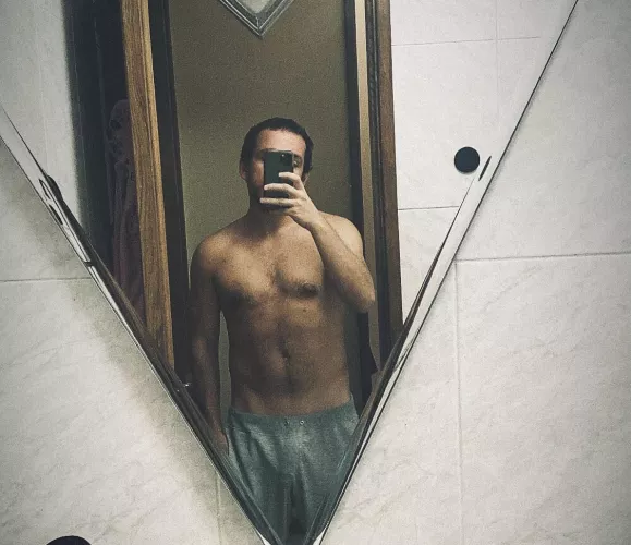 It’s gray sweatpants season!