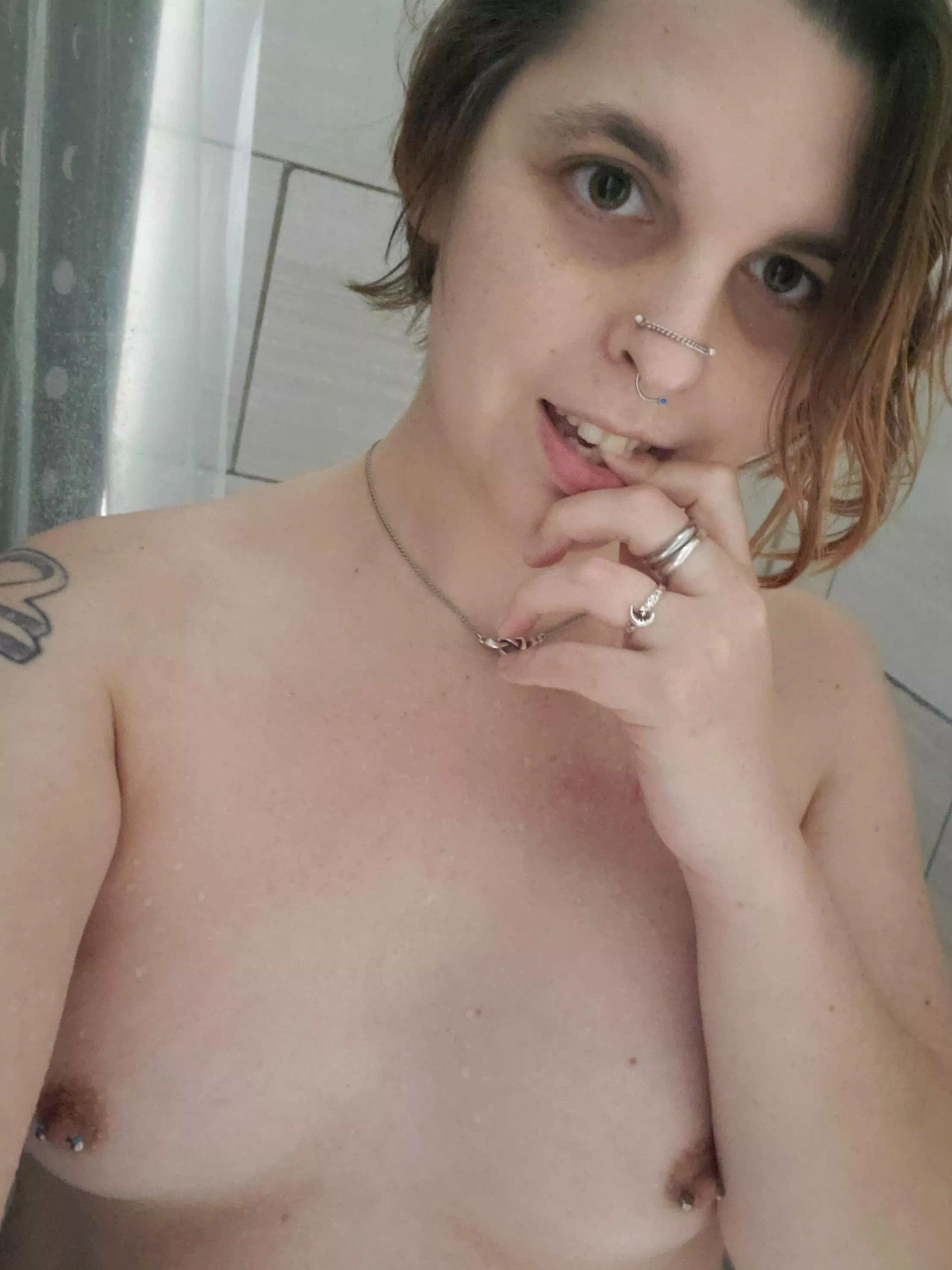 My birthday is In 3 and a half hours, will you tell me I'm pretty?