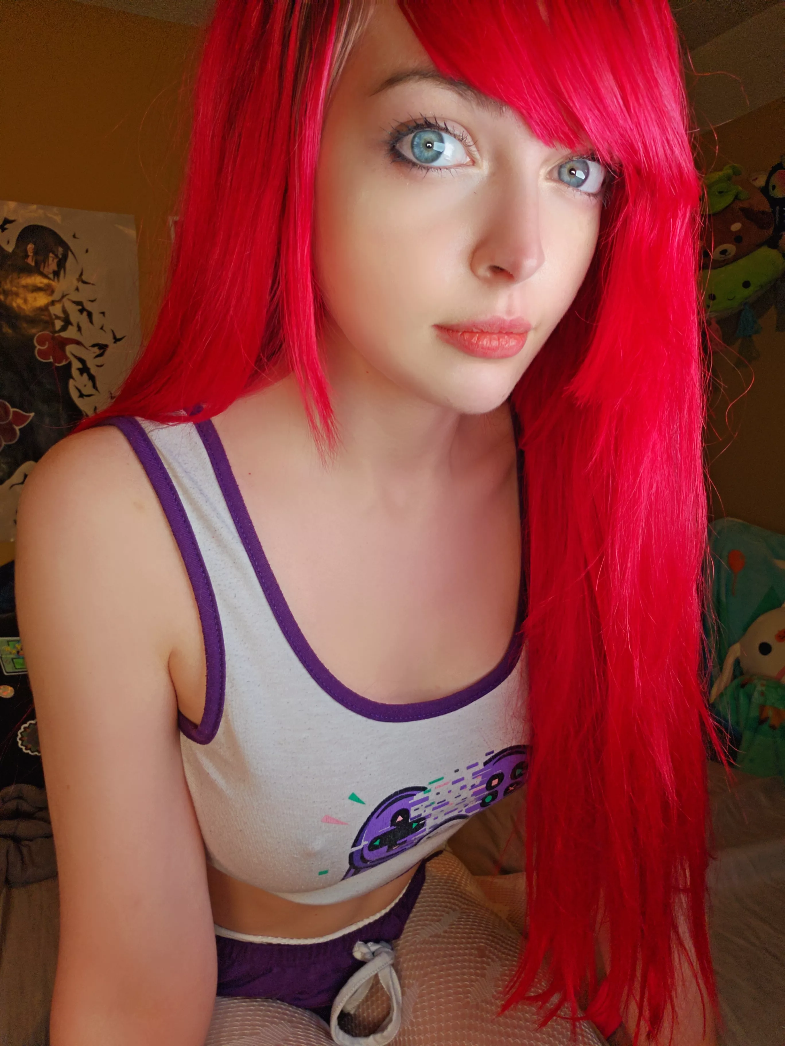 This top makes me feel sporty :3