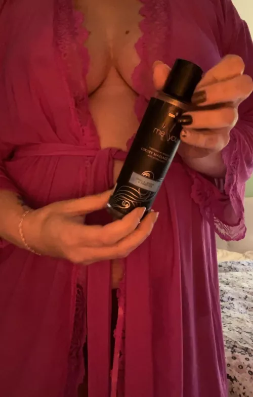 Want to see me oil my tits and curves?