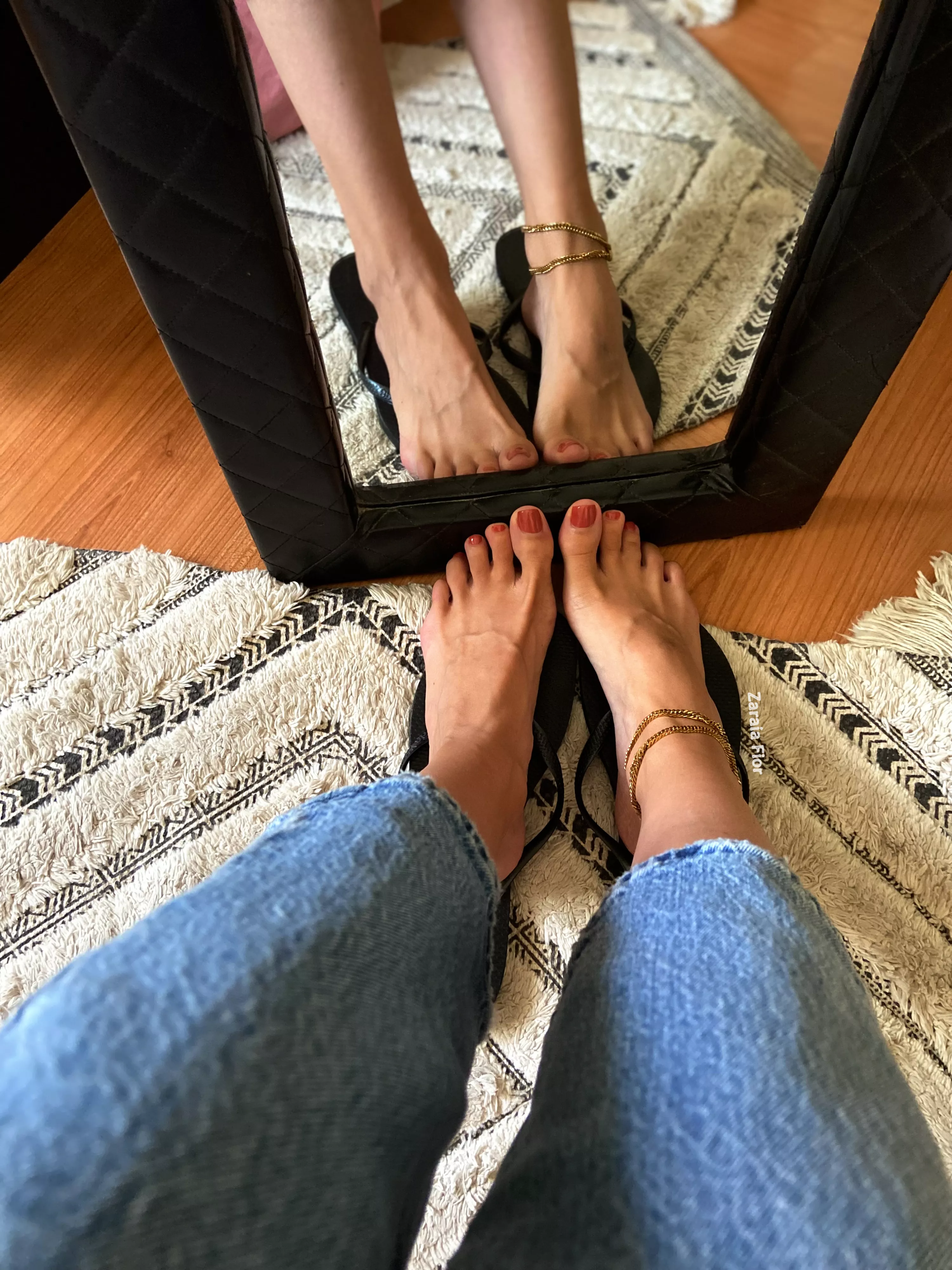 Who could say no to these super cute, long toes?