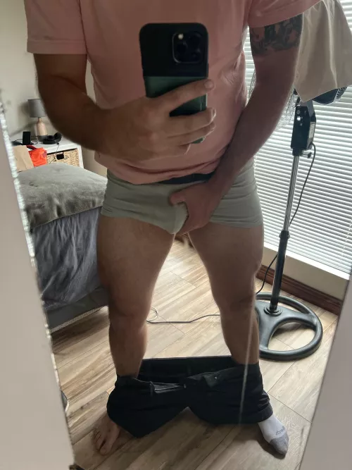 35, rugby lad. Sc: rockyfisher1