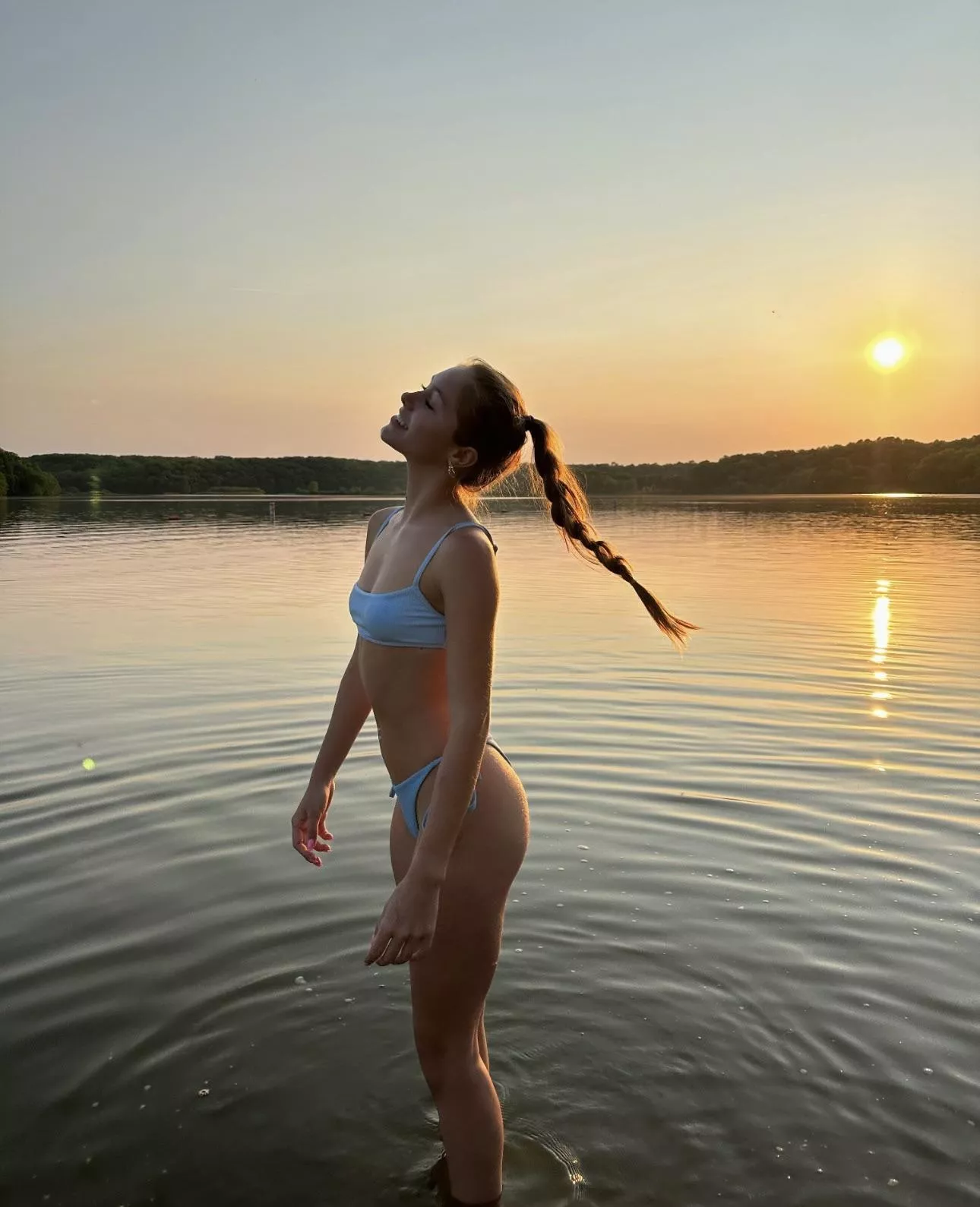 Been a minute since i’ve been active! Anyone miss me? (19F)