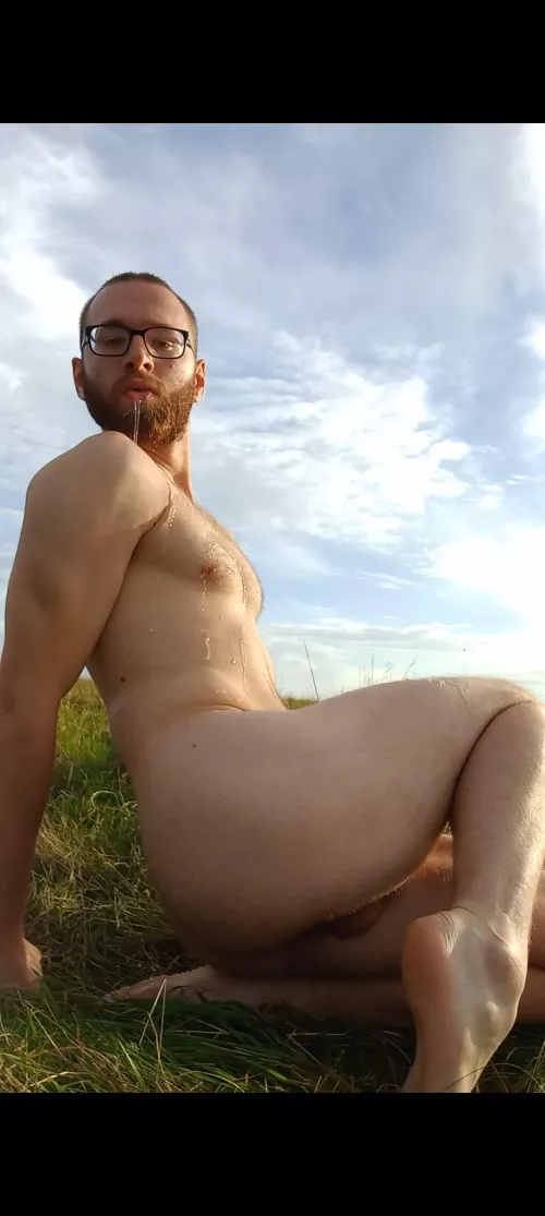 Best way to cool down after a long stroll 😉💧💧