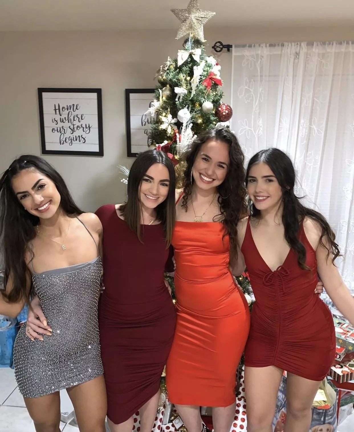 Christmas girls [4]