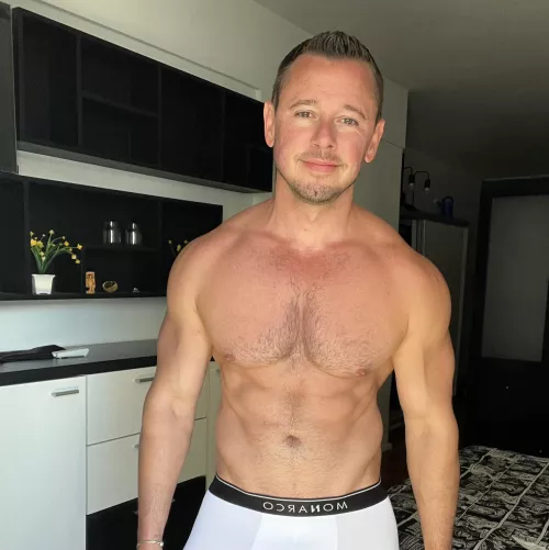 Got in a 6.6 mile walk today so I’m lookin a little tan. I swear I’m wearing sunblock. I’m just outside a lot. I’ll post a reel shortly of somethings I saw when walking around Buenos Aires.