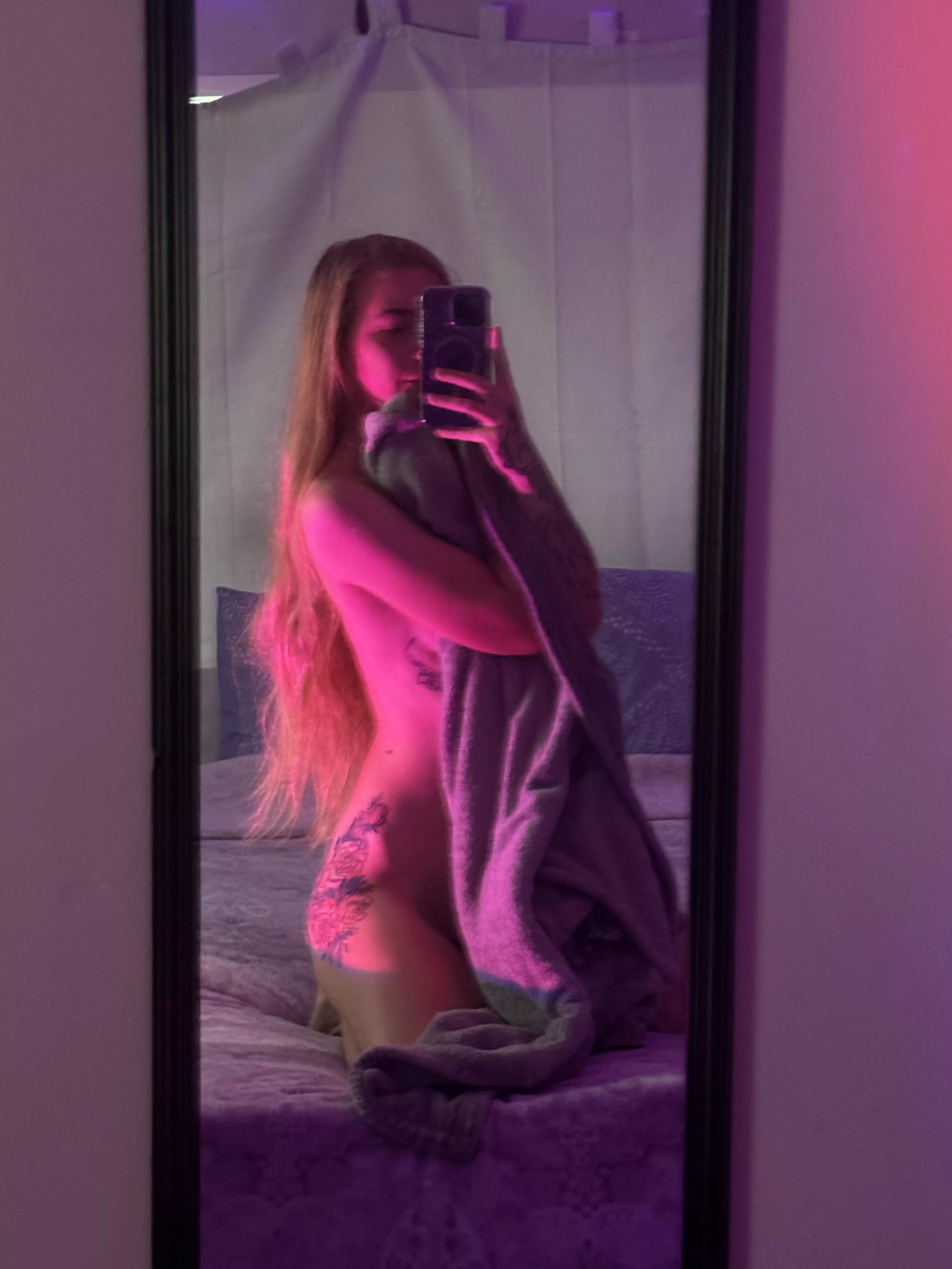 I love fuzzy blankets ❤️ don’t you?