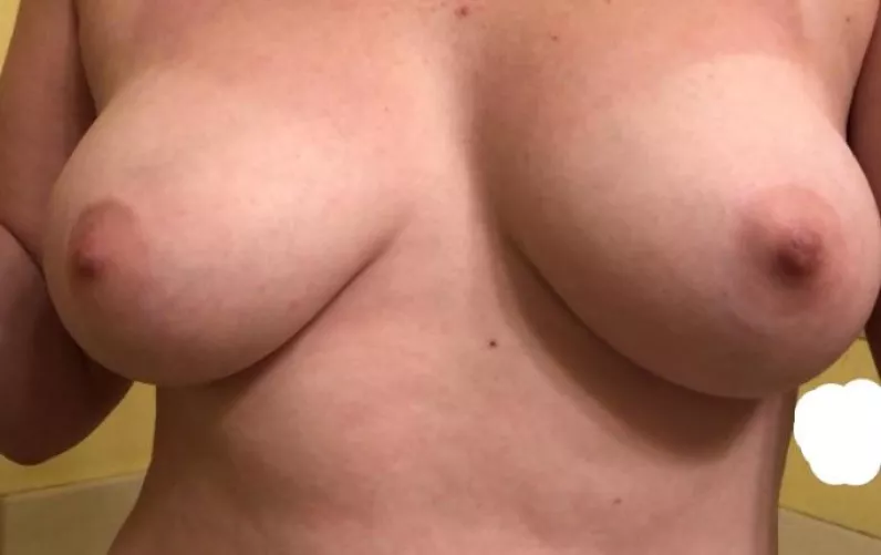 If I flashed you in public what would you do?