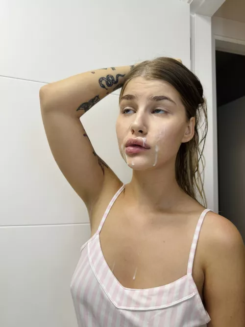 It turns me on so much when they come on my face