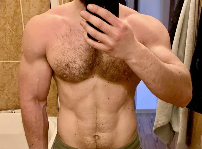 (M) Love it when straight guys stare at me in the locker room