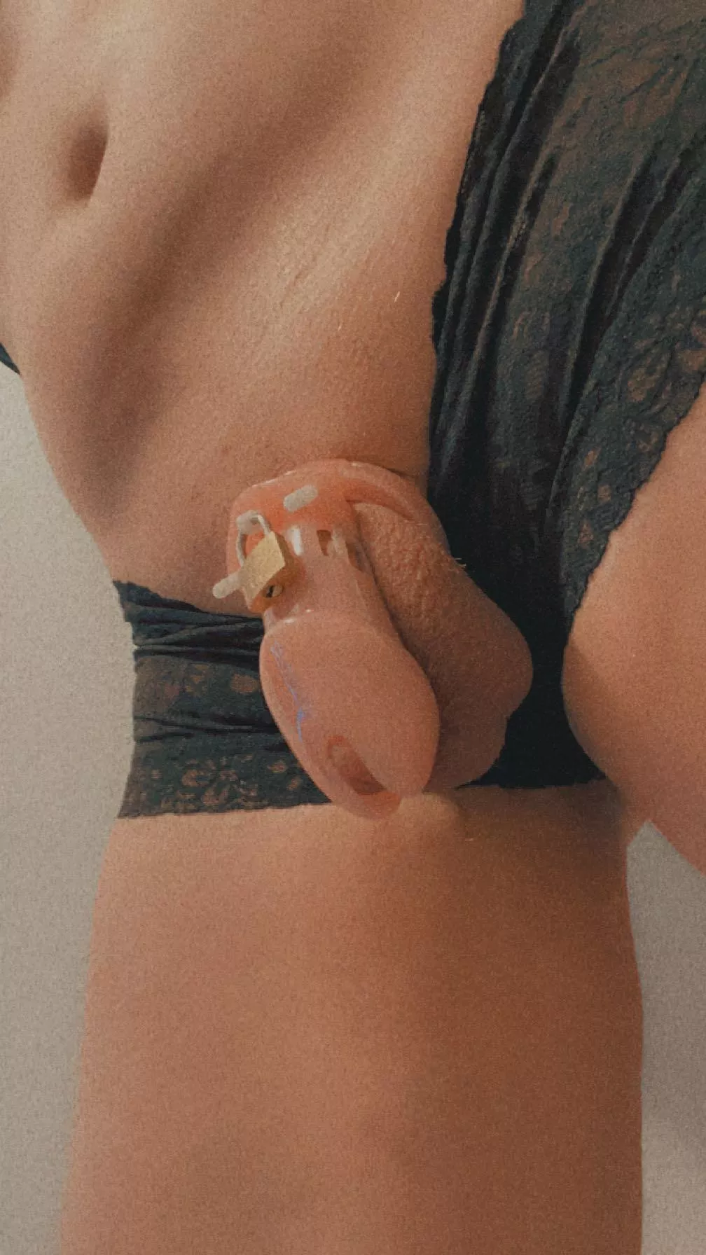 My first cage!! Halfway through Locktober still going strong 🩷😇🔒