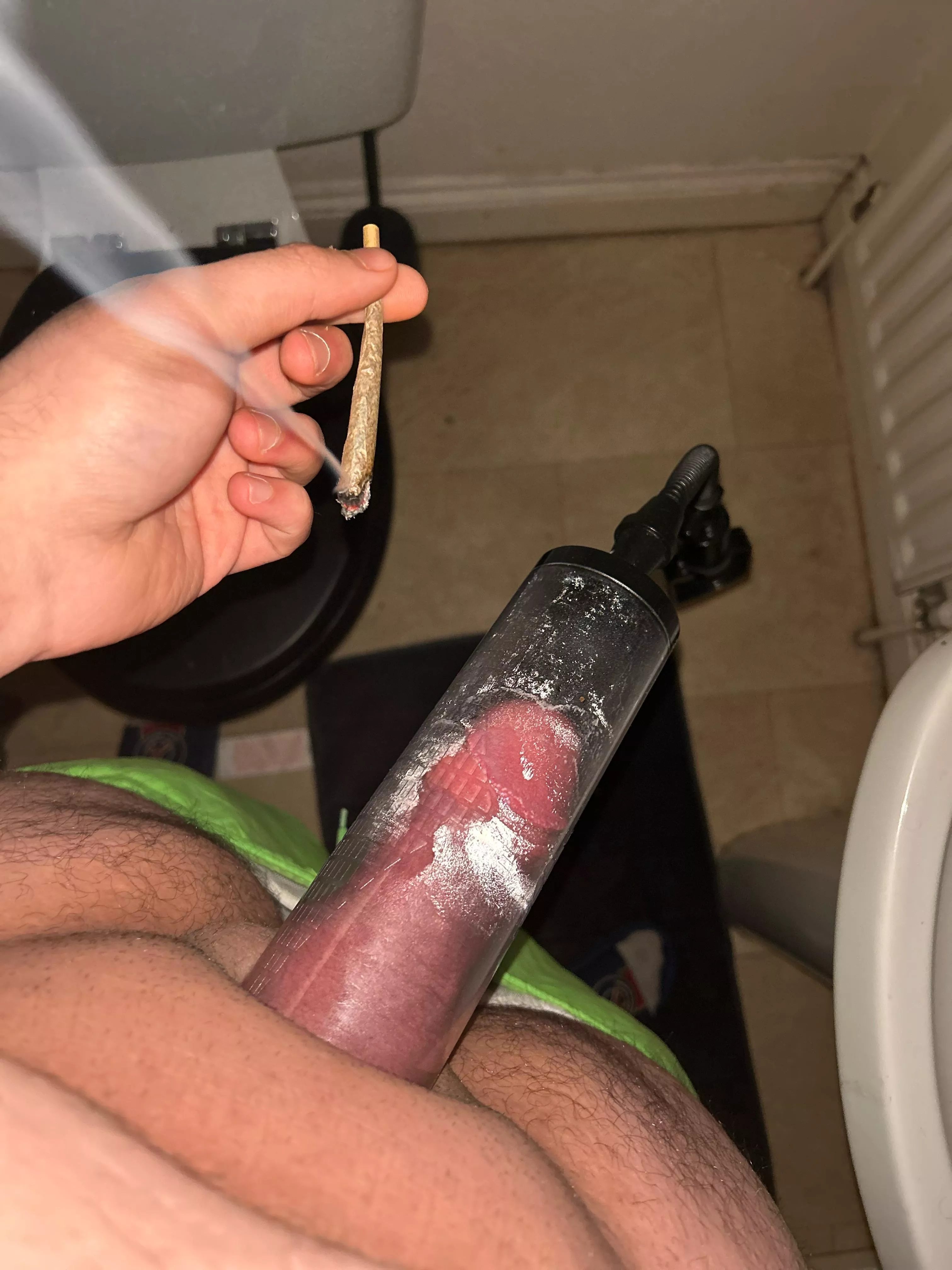 Stoney pump ( available for video chat talk about pumping and smoke weed buddy)