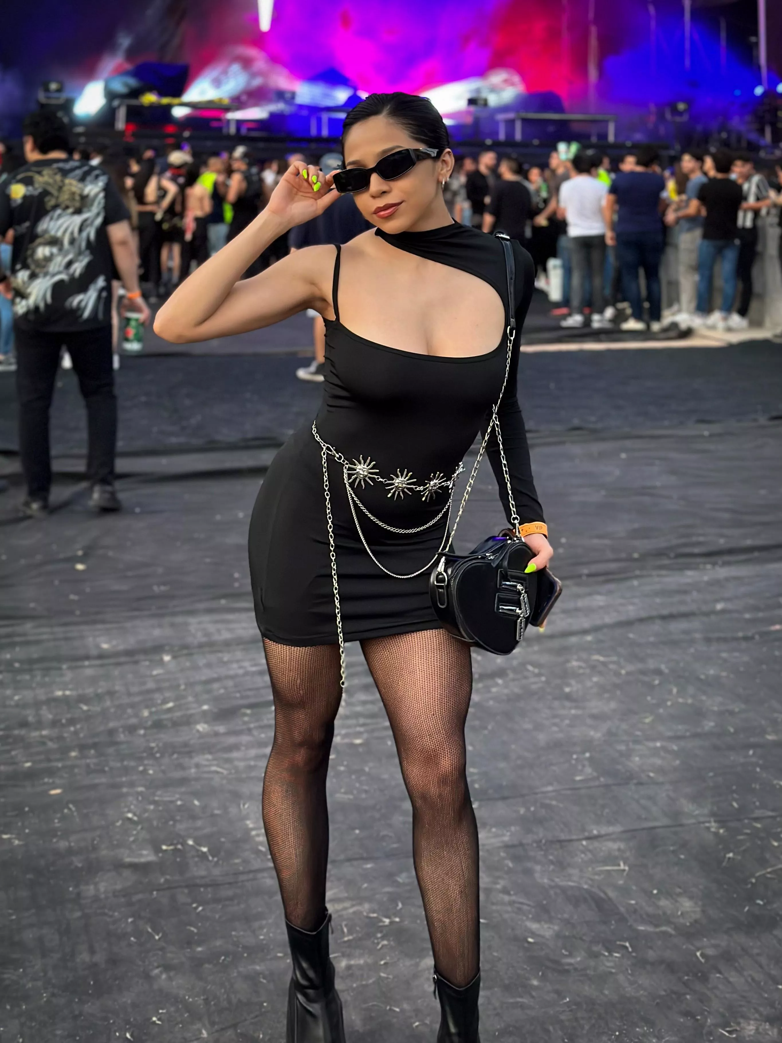 Would you approach me? and if so what would you say