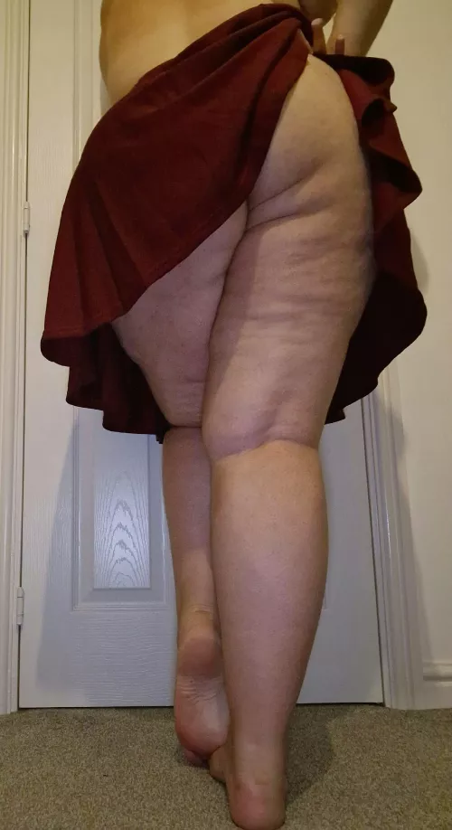 Caught you looking up my skirt 👀