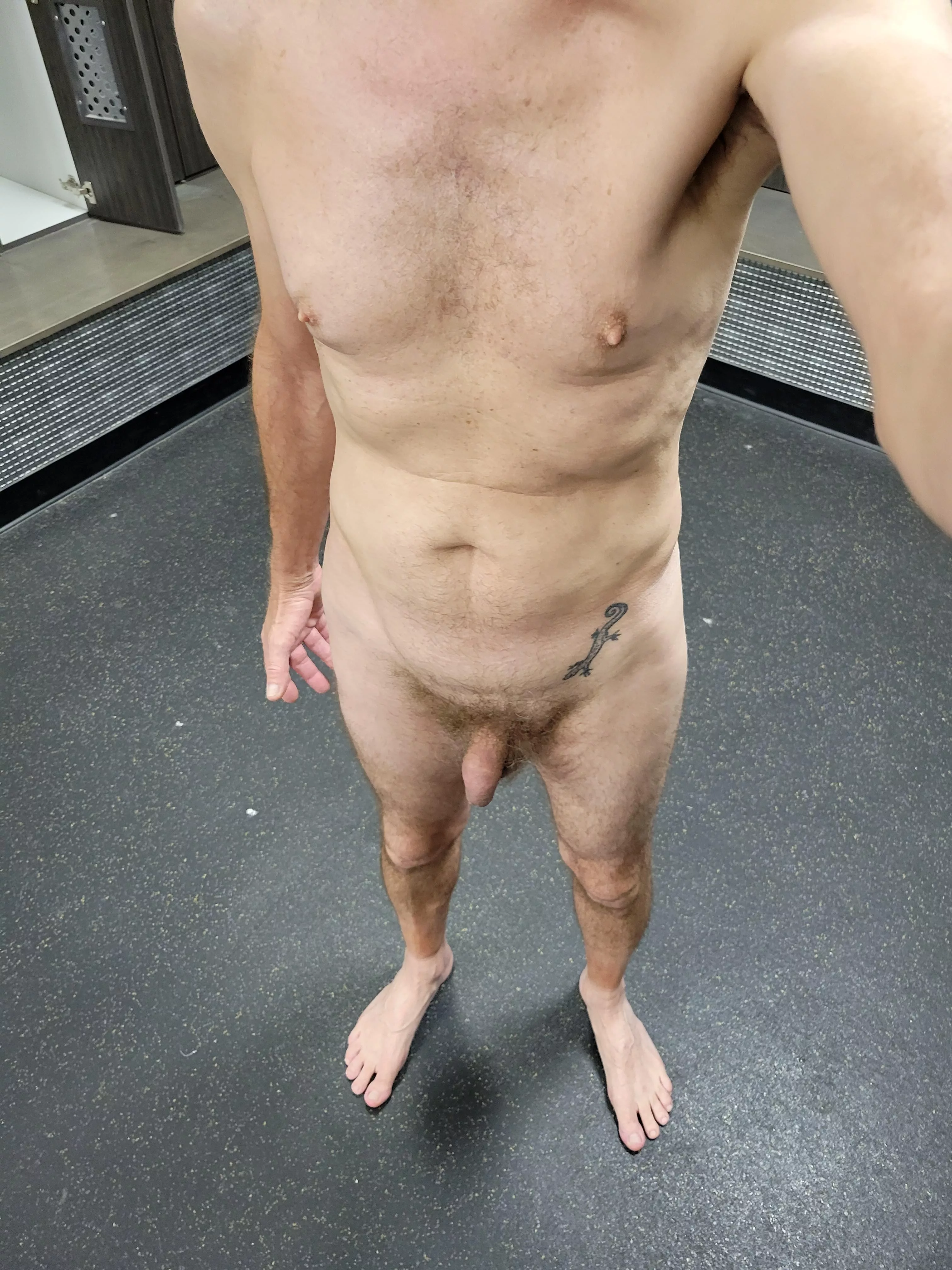 First gym locker room selfie
