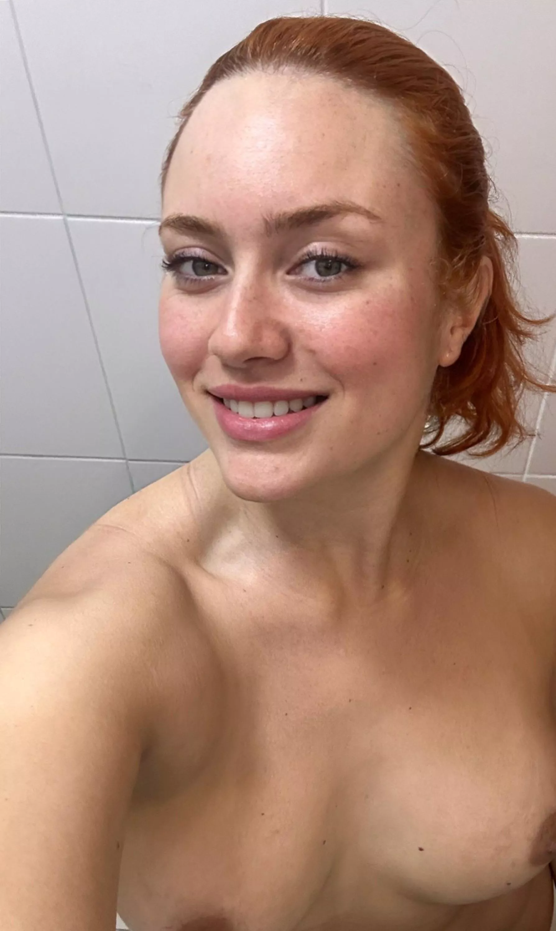 Freckles, smile and nothing else, any thoughts?