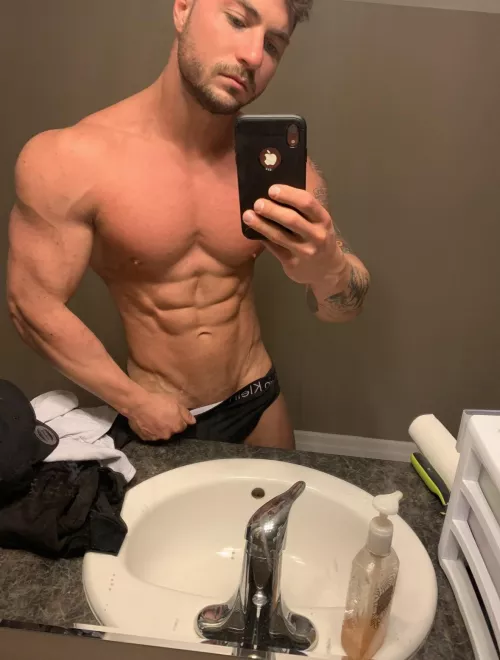 Maybe I should bring back the abs (m)