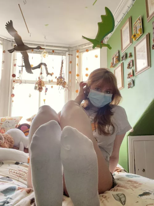 My socked soles need a good rub~