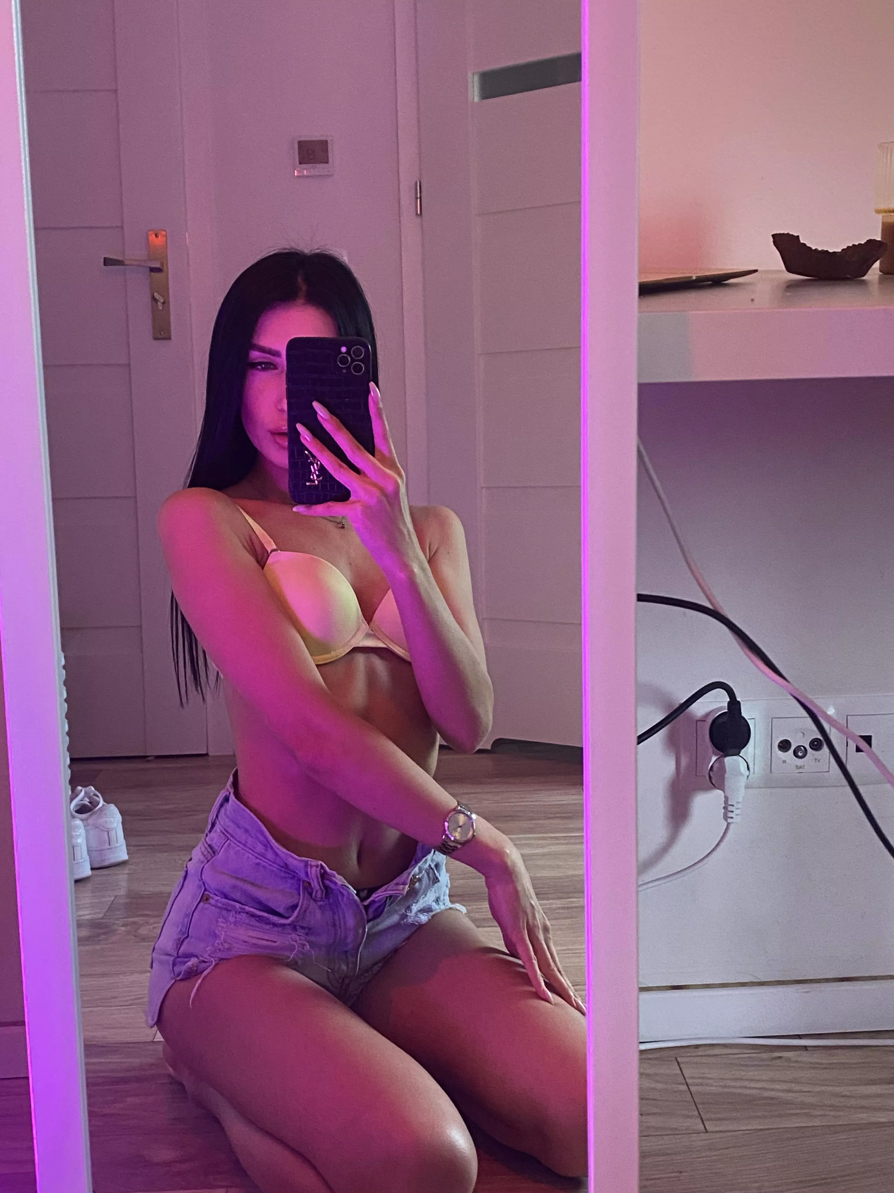 Rate 🍆💦+🎁 my 🔥photo …or sext? Or my 2 OF page🍓👀