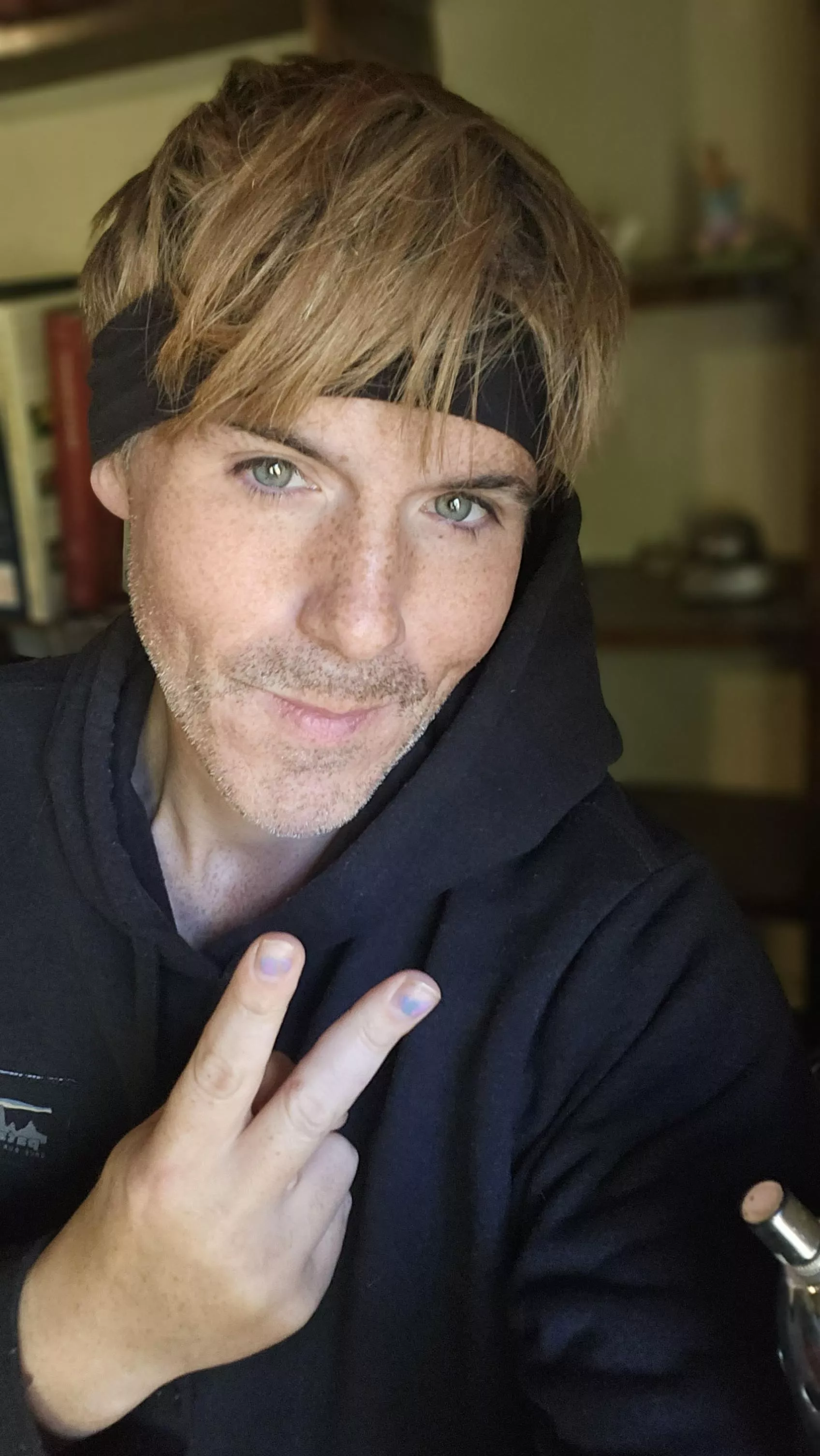 Sweep the leg .. sweep .. the leg ..