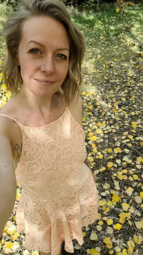 37f natural blonde enjoying the fall colors